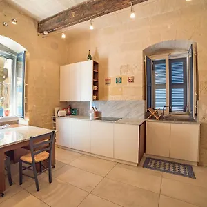 Charming Maisonette In Valletta